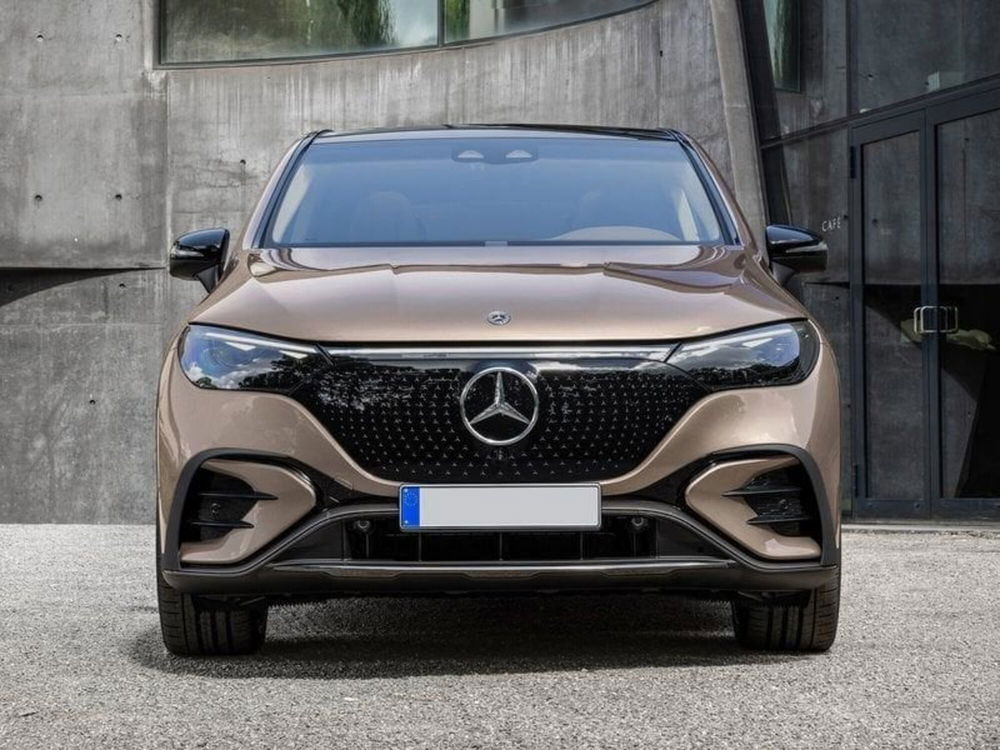 Mercedes-Benz EQE SUV nuova a Genova (10)