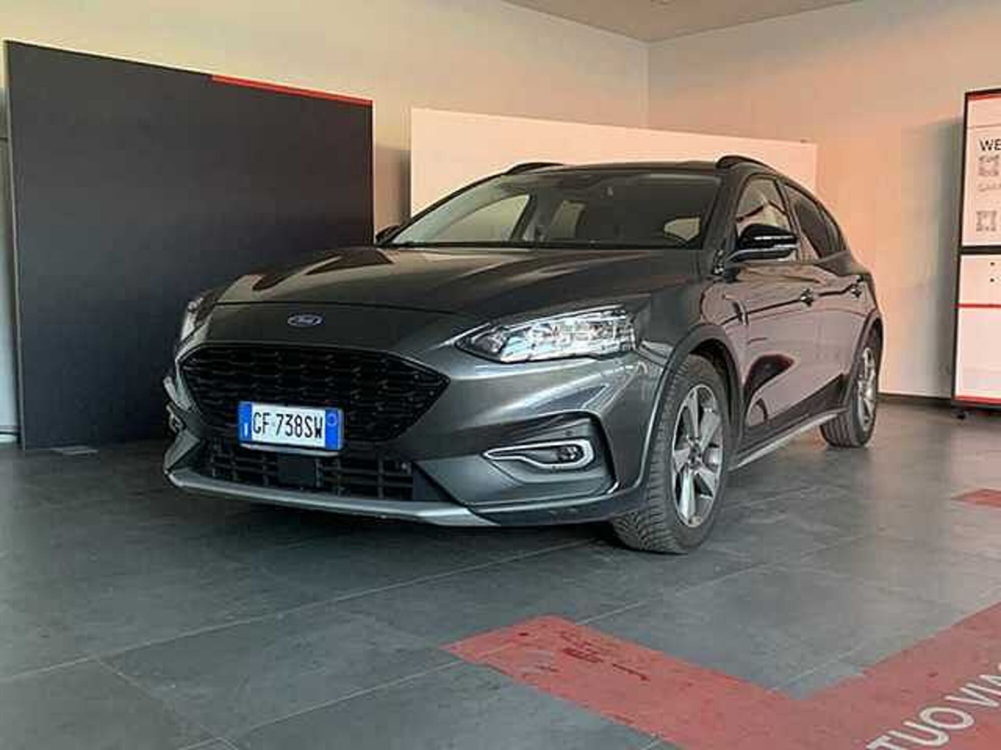 Ford Focus 1.5 EcoBlue 120 CV 5p. Active  del 2021 usata a Rende