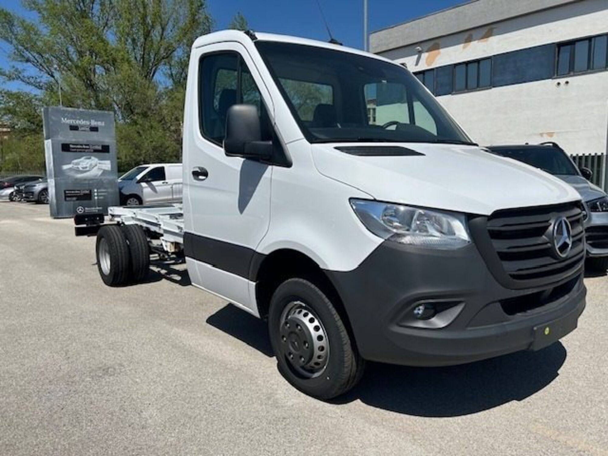 Mercedes-Benz Sprinter T37/35 417 CDI RWD RG Cabinato nuova a Potenza