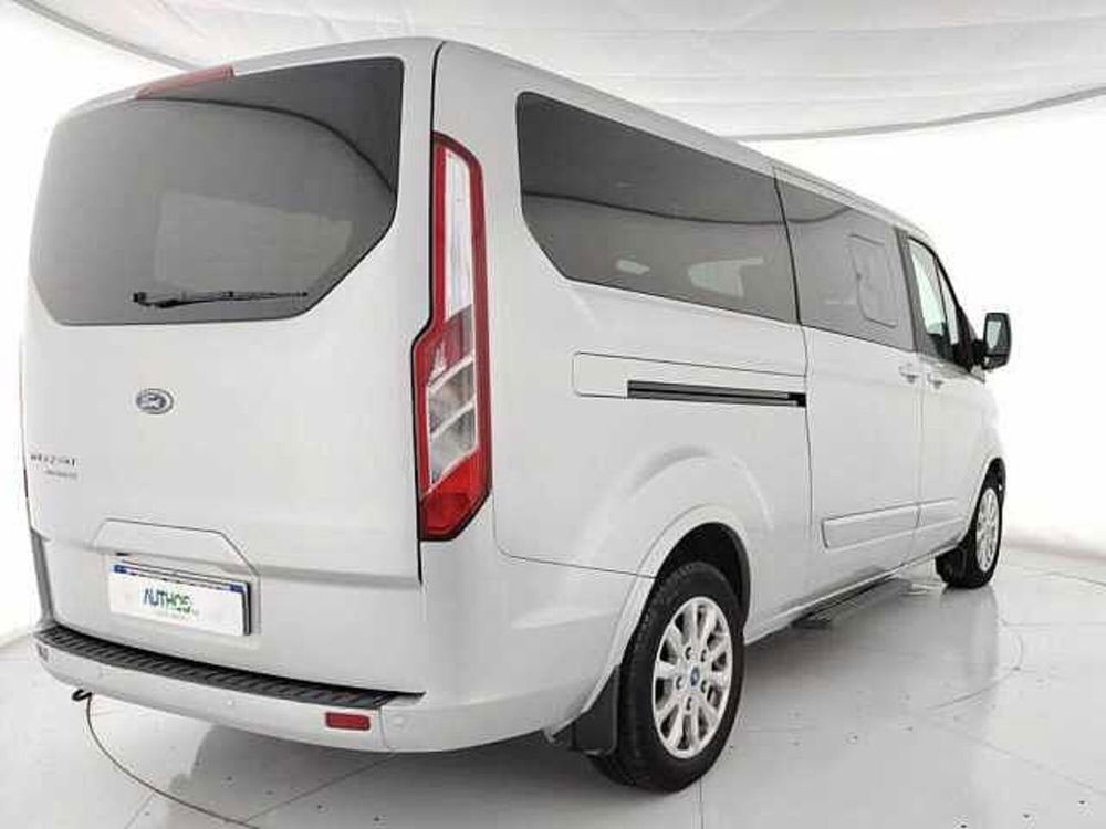 Ford Tourneo Custom 320 2.0 TDCi 130CV aut. PL Titanium  del 2022 usata a Torino (4)