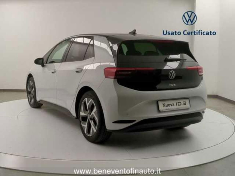 Volkswagen ID.3 Pro Performance  nuova a Pratola Serra (5)