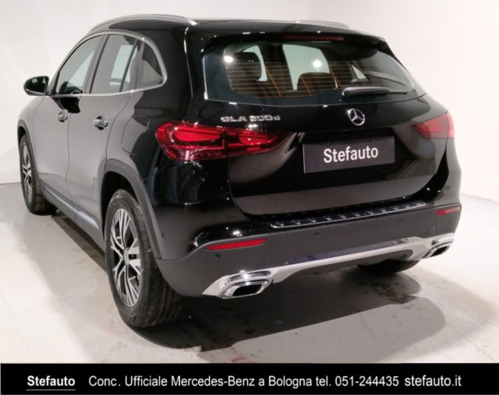 Mercedes-Benz GLA SUV nuova a Bologna (5)