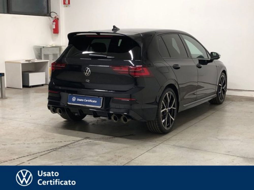 Volkswagen Golf 2.0 TSI R DSG 4Motion  del 2024 usata a Arzignano (3)