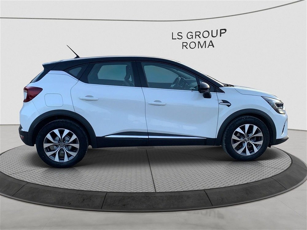 Renault Captur Blue dCi 115 CV EDC Intens  del 2021 usata a Roma (4)