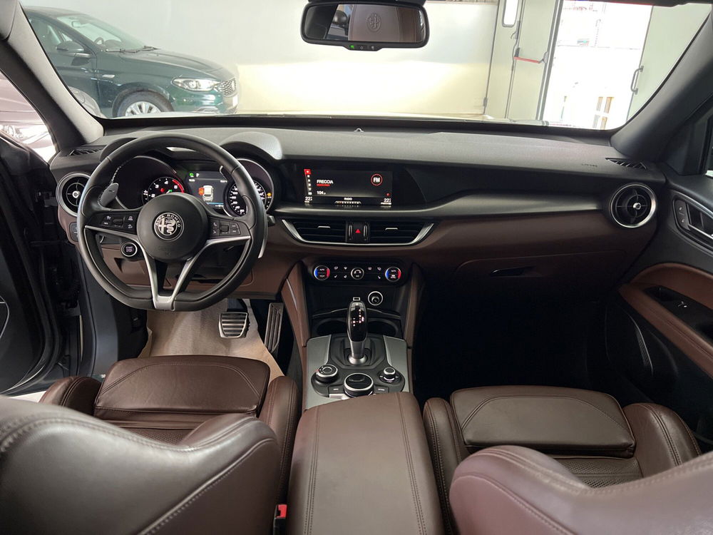 Alfa Romeo Stelvio usata a Pisa (11)