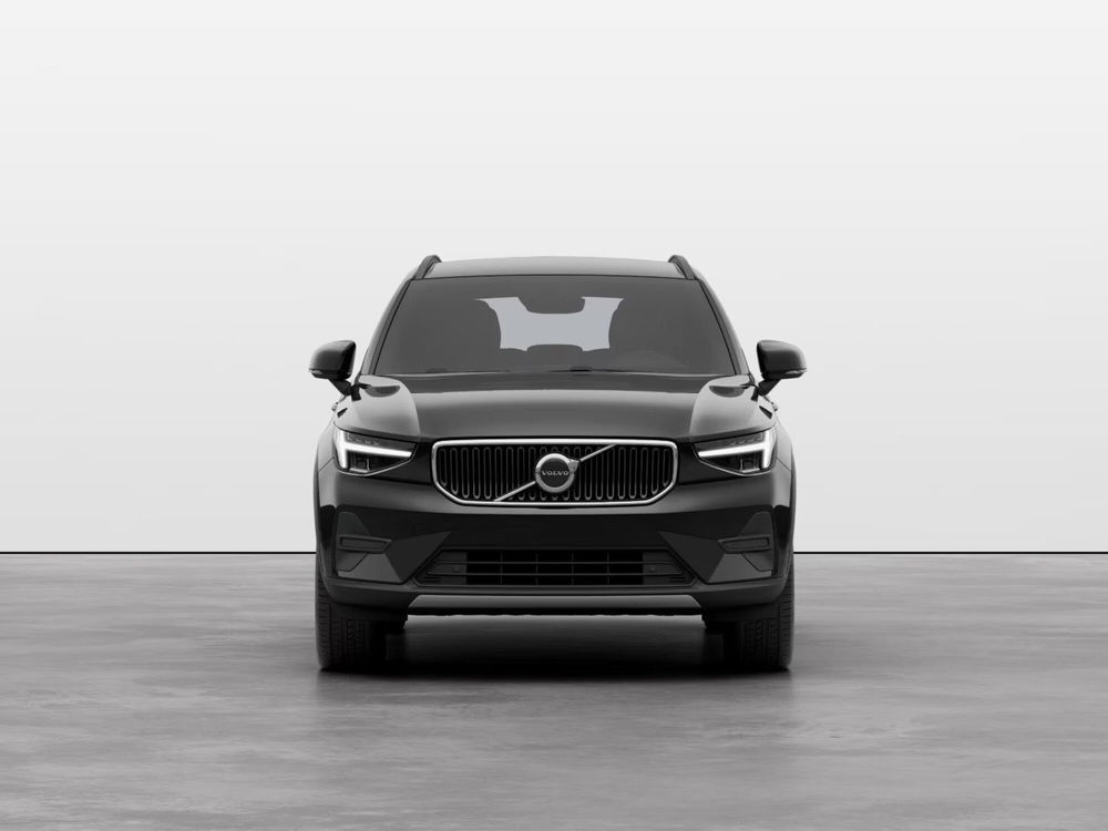 Volvo XC40 B3 automatico Essential  nuova a Bari (3)