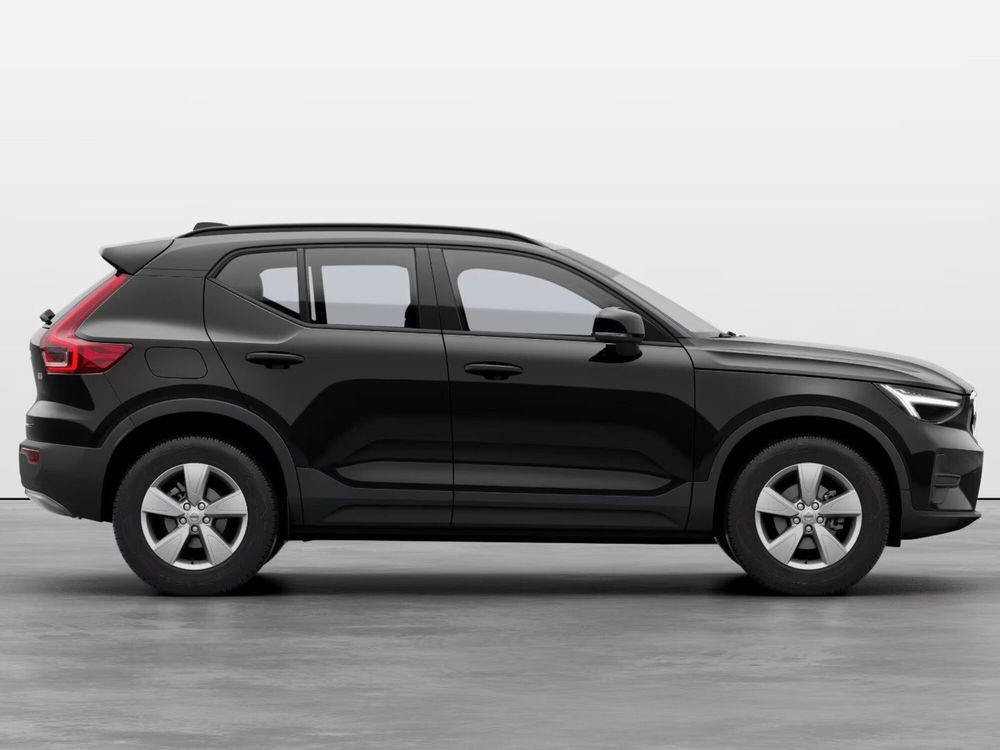 Volvo XC40 B3 automatico Essential  nuova a Bari (5)