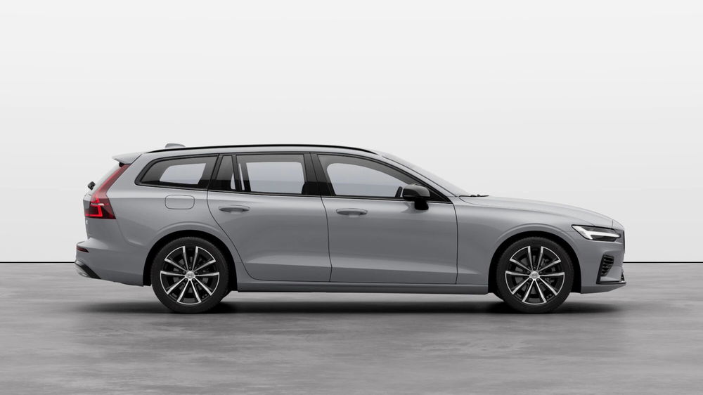 Volvo V60 T6 Recharge AWD Plug-in Hybrid aut. Plus Dark nuova a Bari (5)