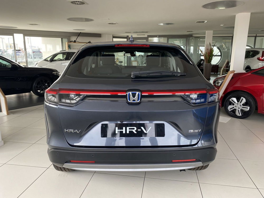 Honda HR-V 1.5 i-VTEC CVT Elegance Navi ADAS  nuova a Bari (3)