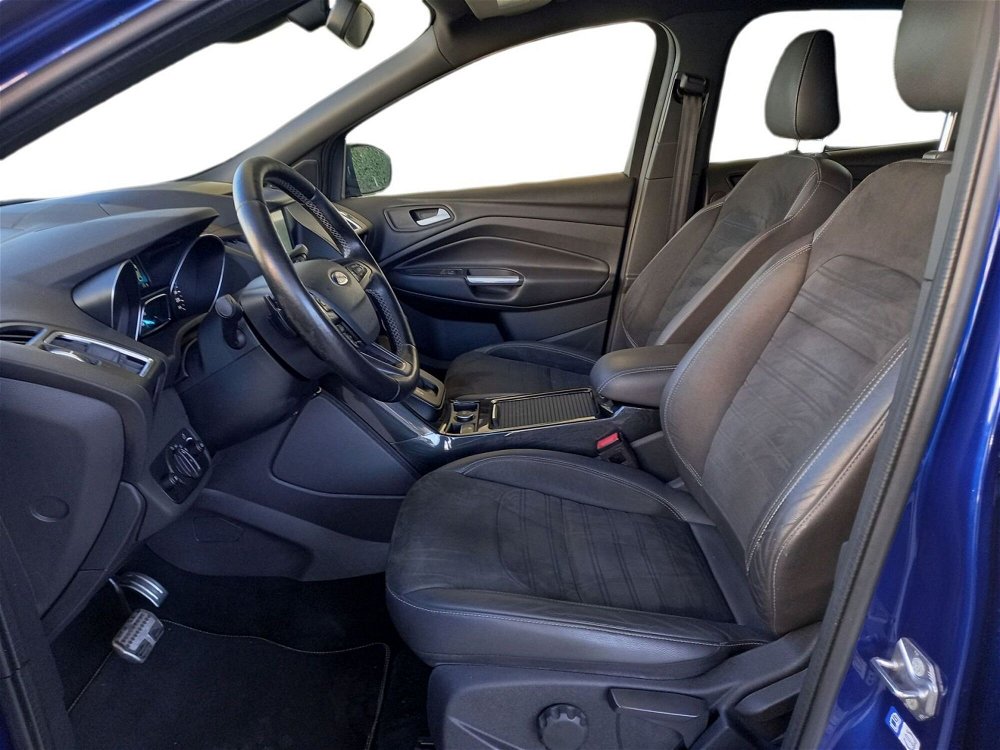 Ford Kuga 1.5 TDCI 120 CV S&S 2WD ST-Line Business del 2018 usata a Bari (5)