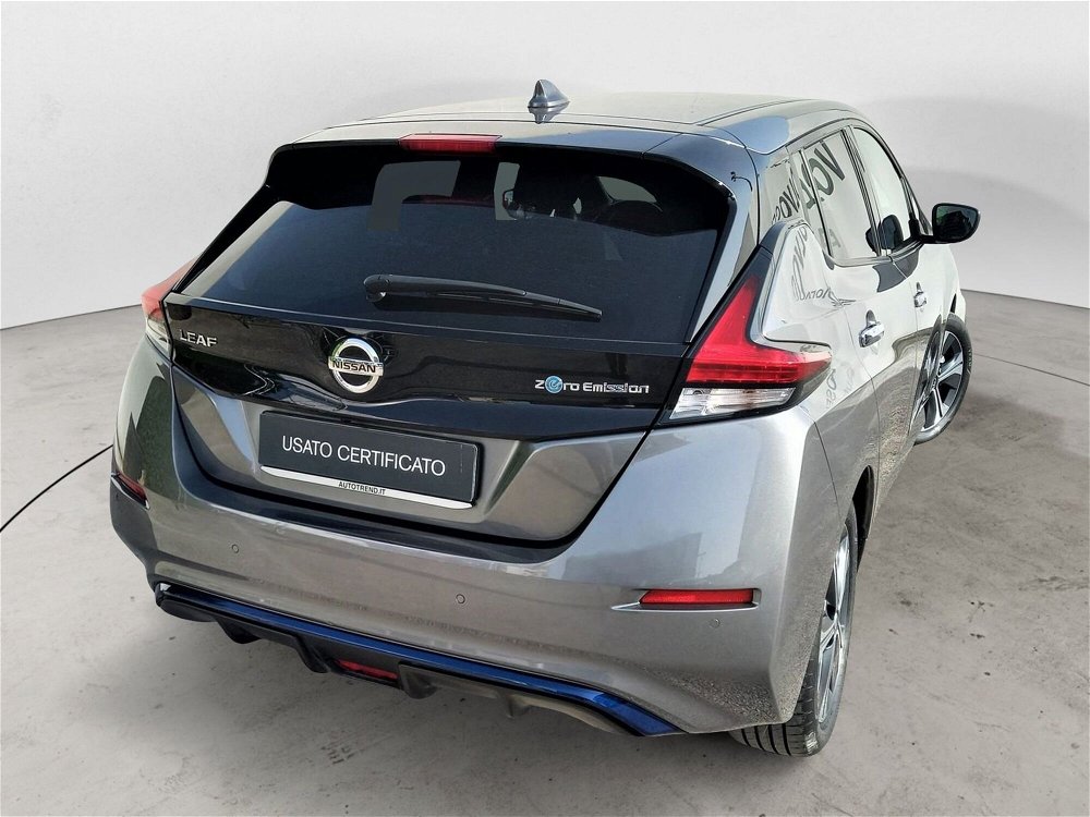 Nissan Leaf N-Connecta 40 kWh  del 2021 usata a Bari (3)
