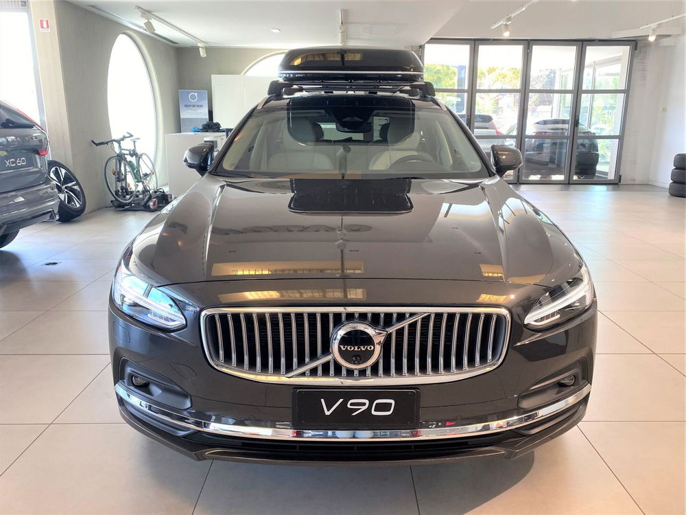 Volvo V90 B4 automatico Plus Bright  nuova a Bari (3)