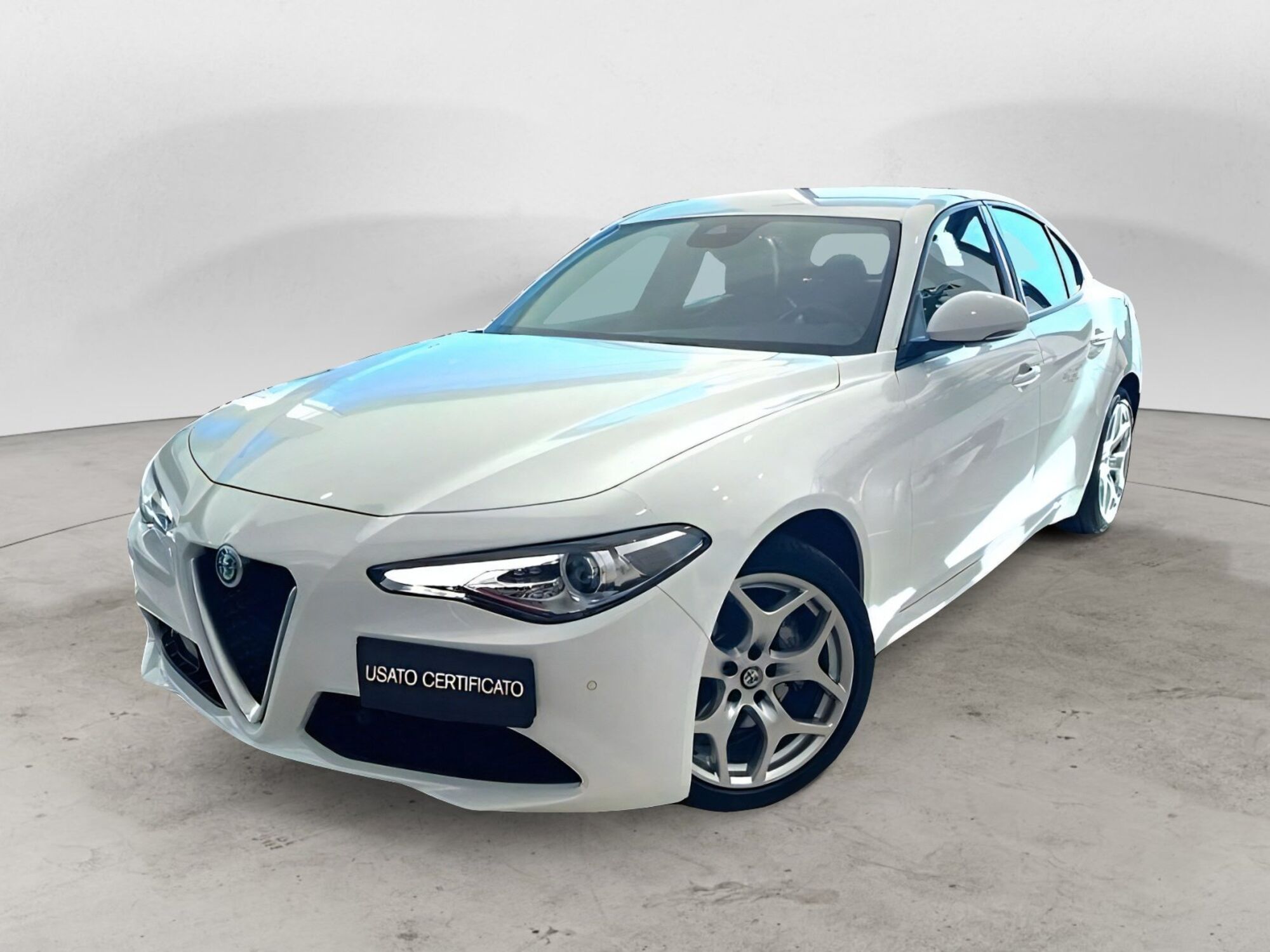 Alfa Romeo Giulia 2.2 Turbodiesel 160 CV AT8 Business  del 2021 usata a Bari