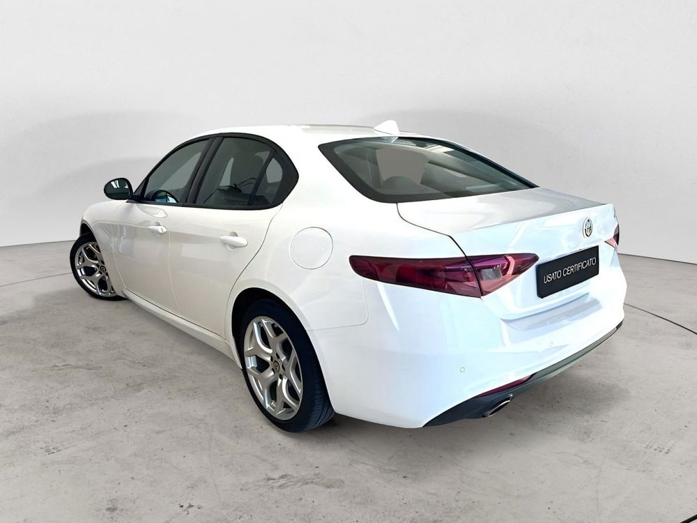 Alfa Romeo Giulia 2.2 Turbodiesel 160 CV Business del 2021 usata a Bari (3)