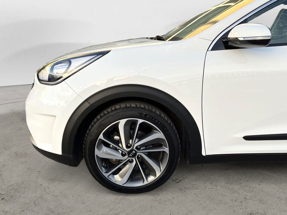 Kia Niro 1.6 GDi DCT HEV Style  del 2020 usata a Bari (4)