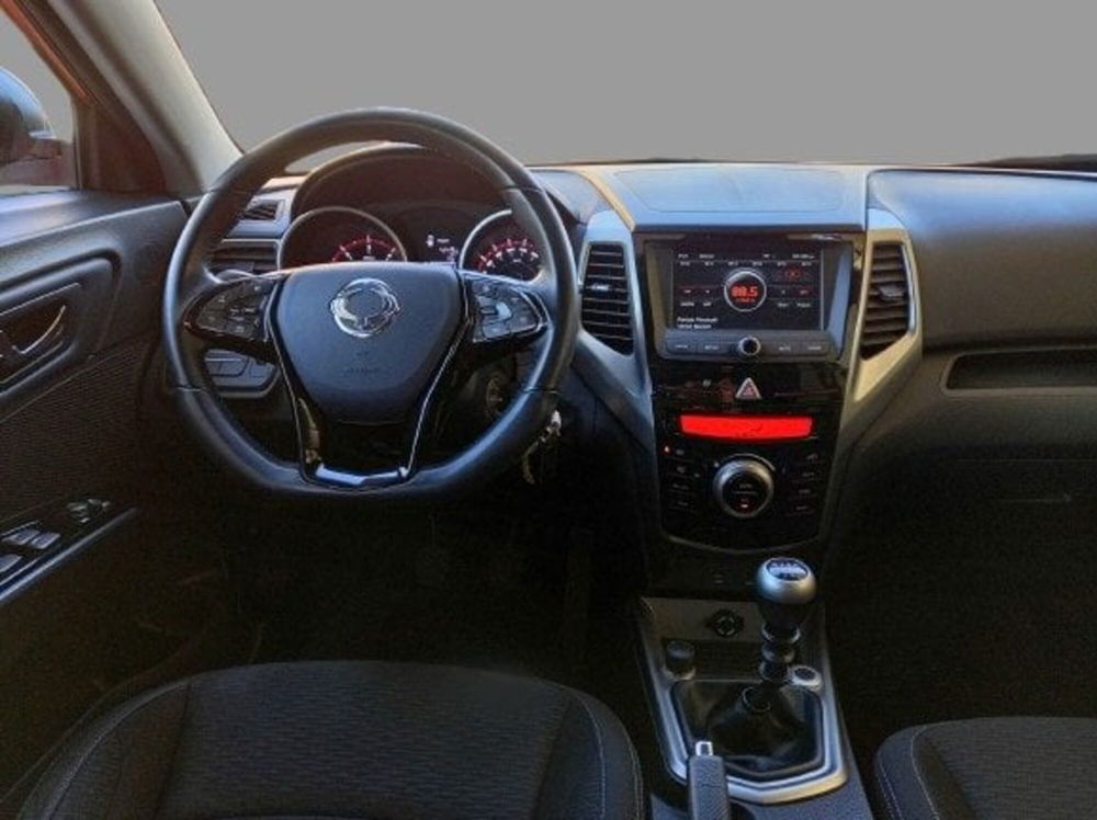 Ssangyong Tivoli usata a Bari (8)