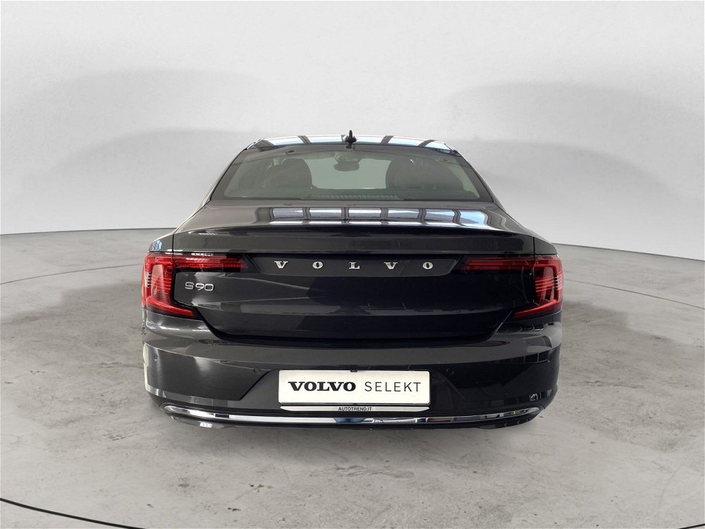 Volvo S90 B5 (d) AWD Geartronic Inscription del 2022 usata a Bari (3)