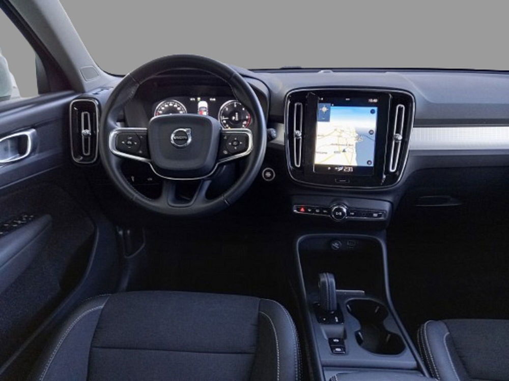 Volvo XC40 usata a Bari (8)