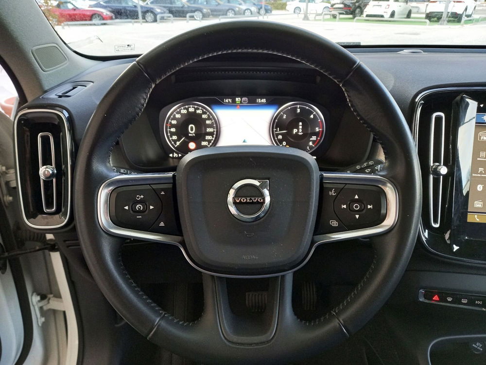 Volvo XC40 usata a Bari (9)