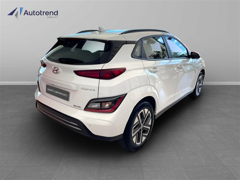 Hyundai Kona EV 39 kWh XTech City del 2021 usata a Bari (2)