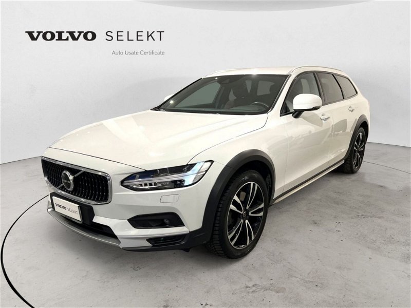 Volvo V90 Cross Country B4 (d) AWD Geartronic Business Pro my 21 del 2021 usata a Bari