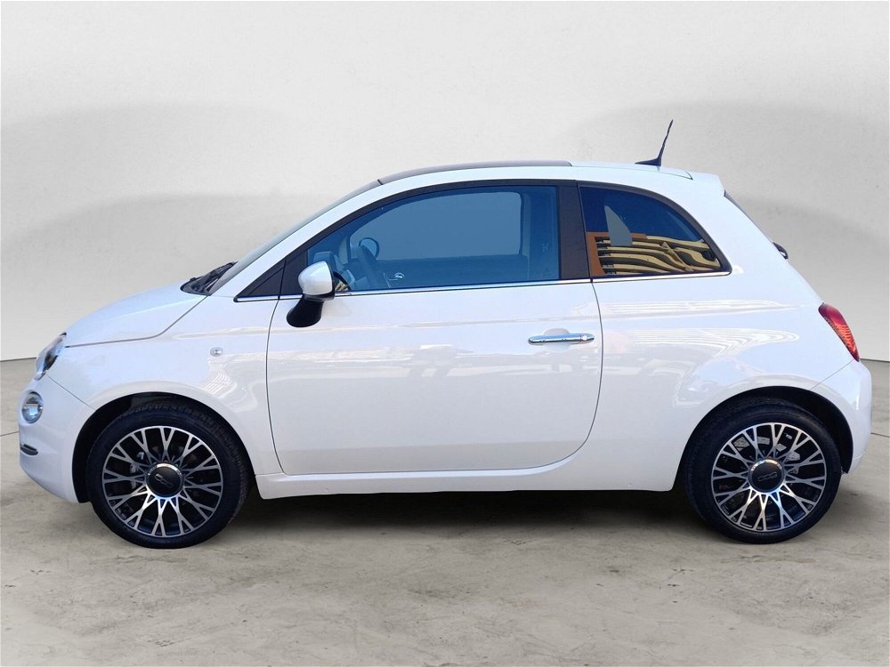 Fiat 500 1.0 Hybrid Dolcevita  del 2023 usata a Bari (5)