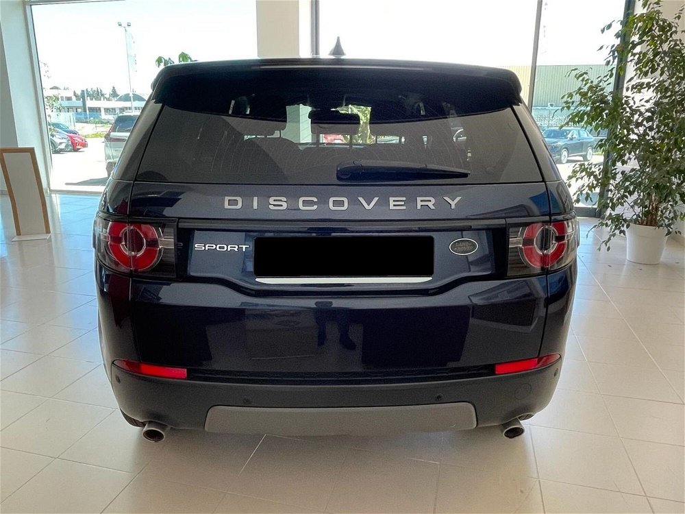 Land Rover Discovery Sport 2.0 TD4 150 CV Pure  del 2018 usata a Bari (4)