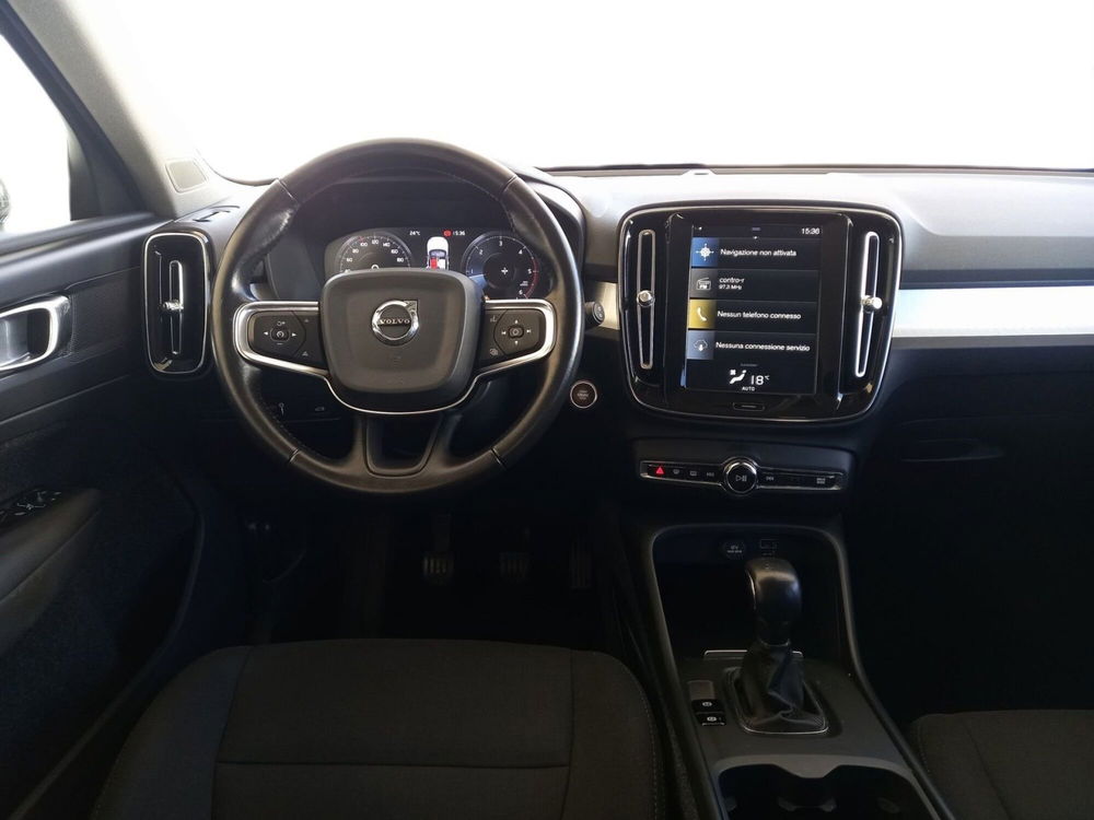 Volvo XC40 usata a Bari (8)