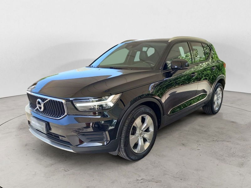 Volvo XC40 D3 AWD Momentum  del 2019 usata a Bari