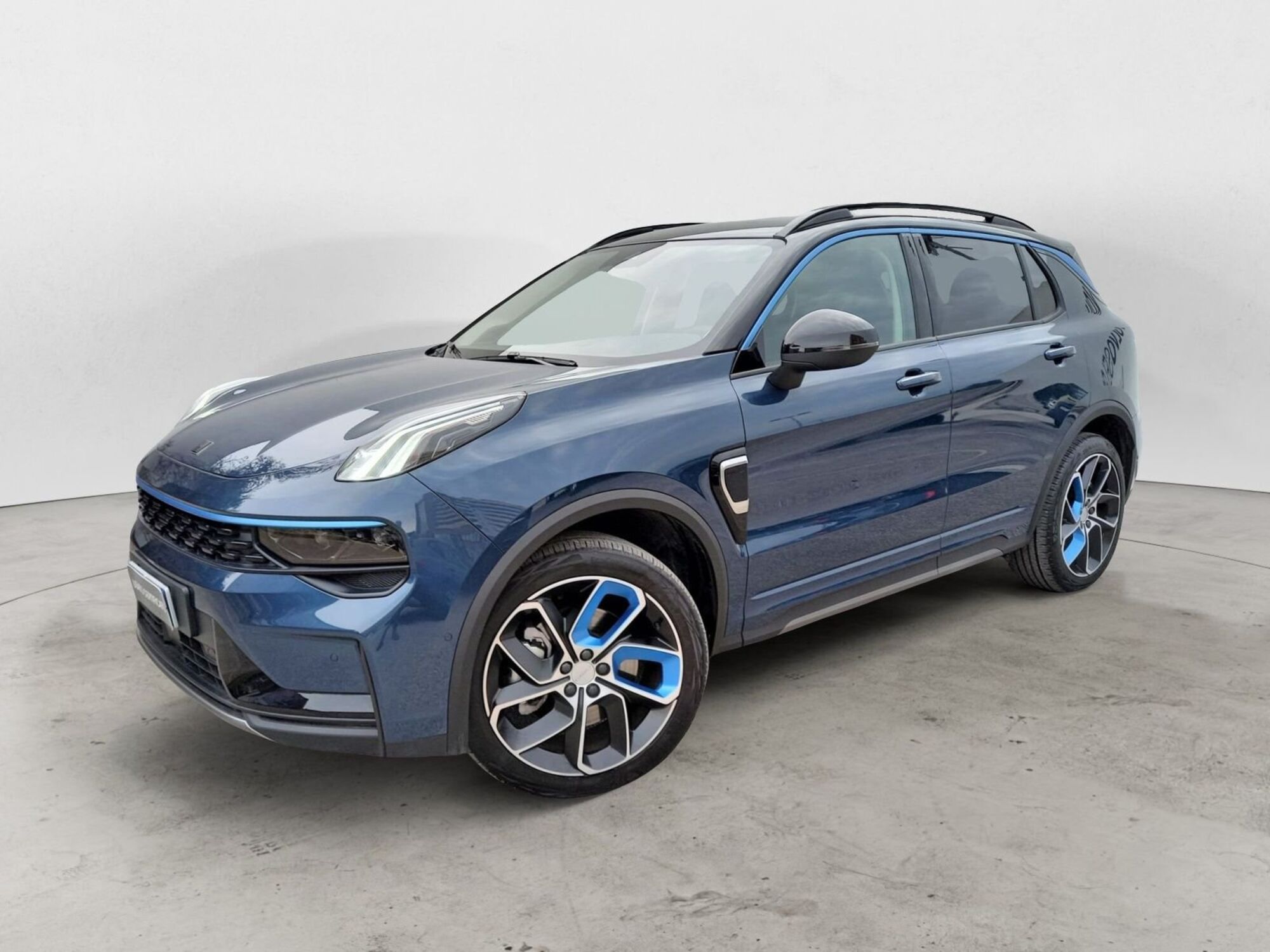 Lynk &amp; Co 01 01 1.5 td phev del 2022 usata a Bari