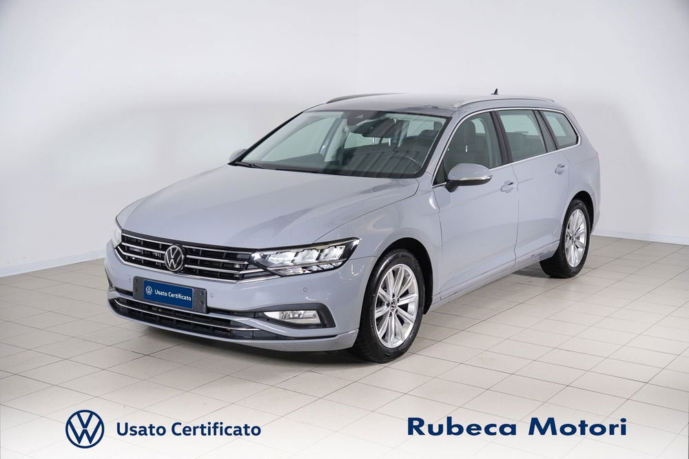 Volkswagen Passat Variant 2.0 TDI SCR EVO DSG Business del 2023 usata a Citta' della Pieve