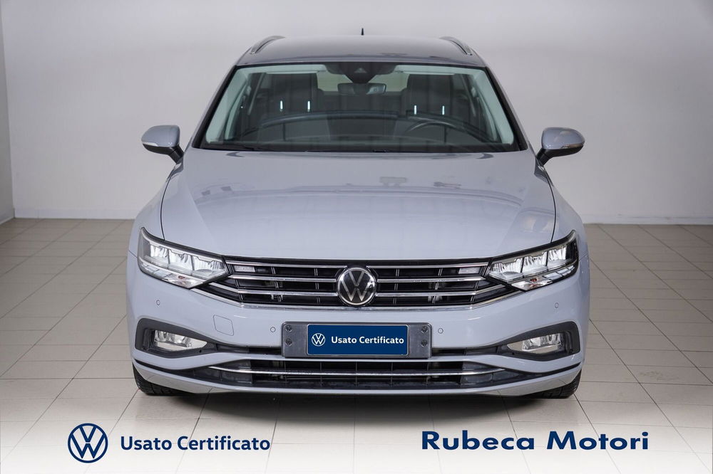 Volkswagen Passat Variant 2.0 tdi scr evo Business 150cv dsg del 2023 usata a Citta' della Pieve (2)