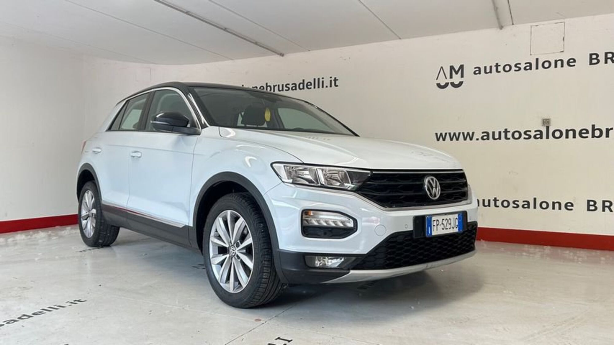 Volkswagen T-Roc 1.0 TSI 115 CV Style BlueMotion Technology  del 2018 usata a Galbiate