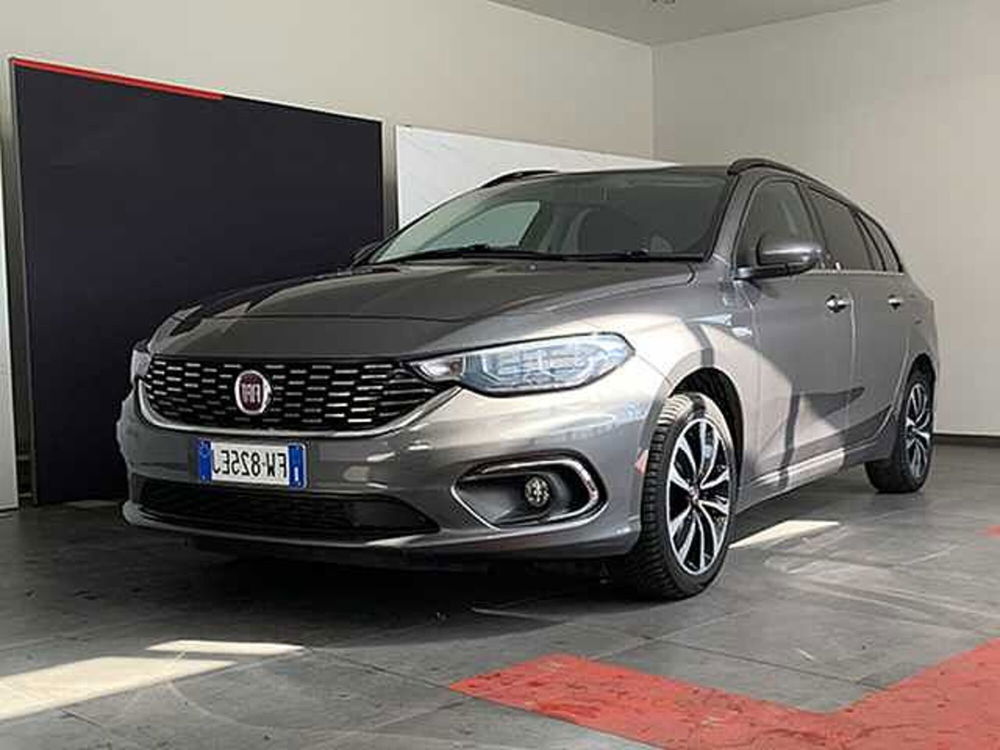 Fiat Tipo Station Wagon Tipo 1.6 Mjt S&S SW Lounge  del 2019 usata a Rende