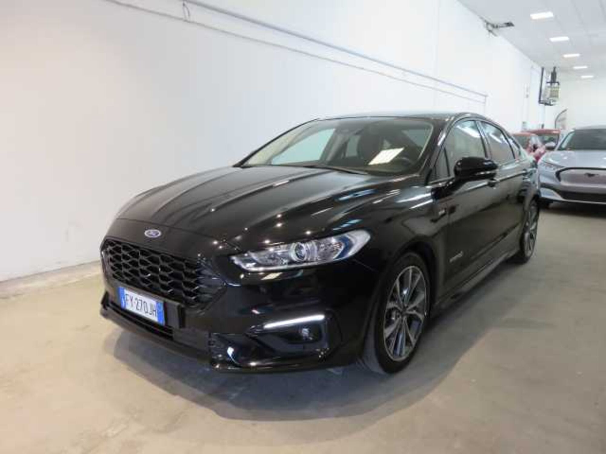 Ford Mondeo Full Hybrid 2.0 187 CV eCVT 4p. ST-Line Business  del 2020 usata a Bologna