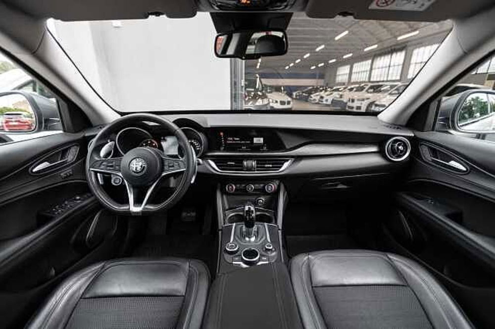 Alfa Romeo Stelvio usata a Treviso (8)