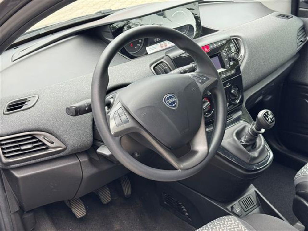 Lancia Ypsilon usata a Pavia (10)