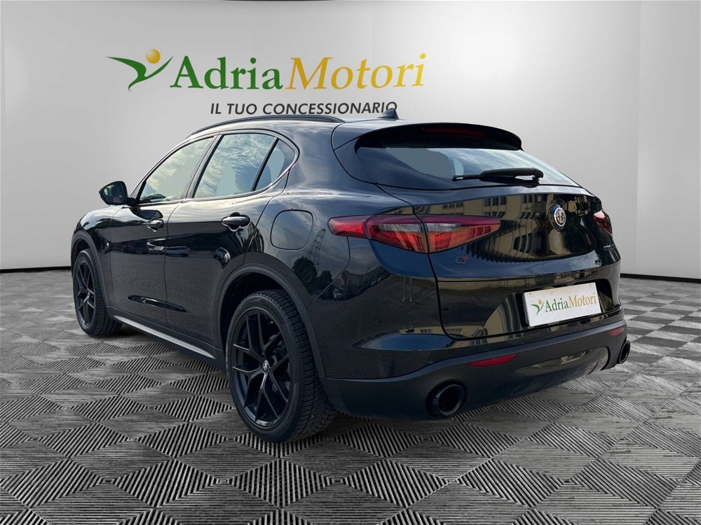 Alfa Romeo Stelvio Stelvio 2.2 Turbodiesel 190 CV AT8 Q4 B-Tech  del 2019 usata a Pordenone (3)