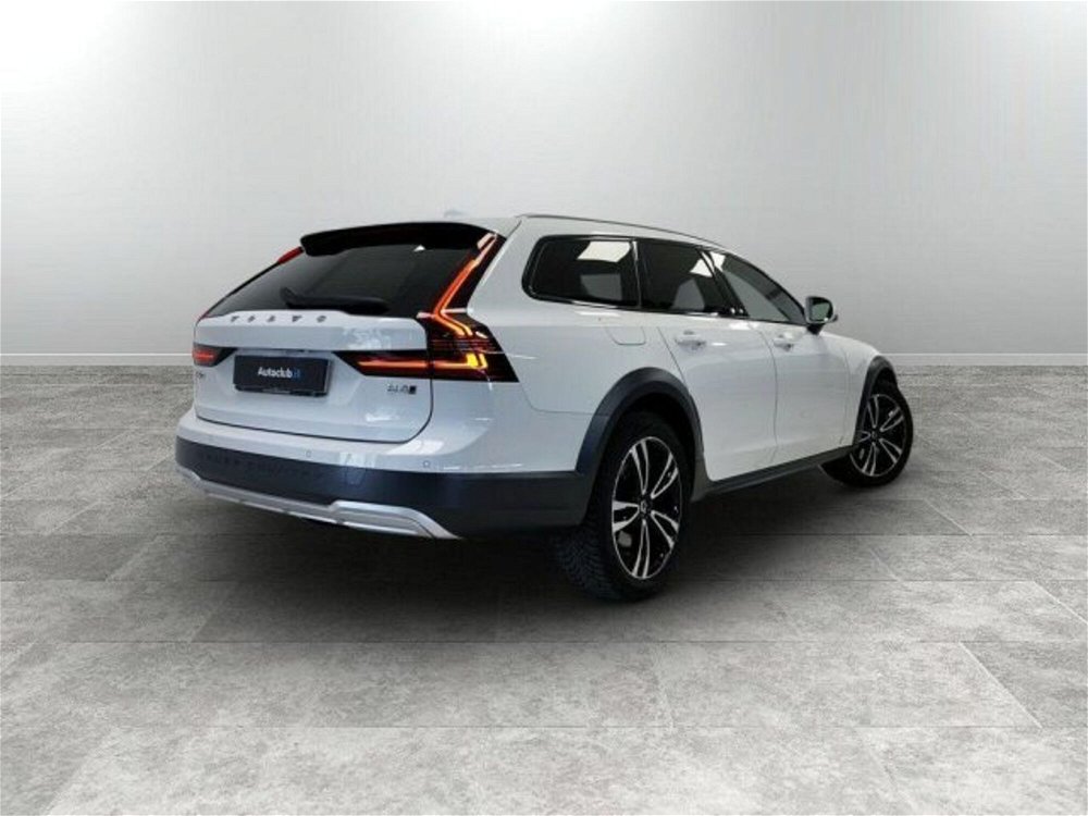 Volvo V90 Cross Country B4 (d) AWD Geartronic Business Pro  del 2021 usata a Modena (2)