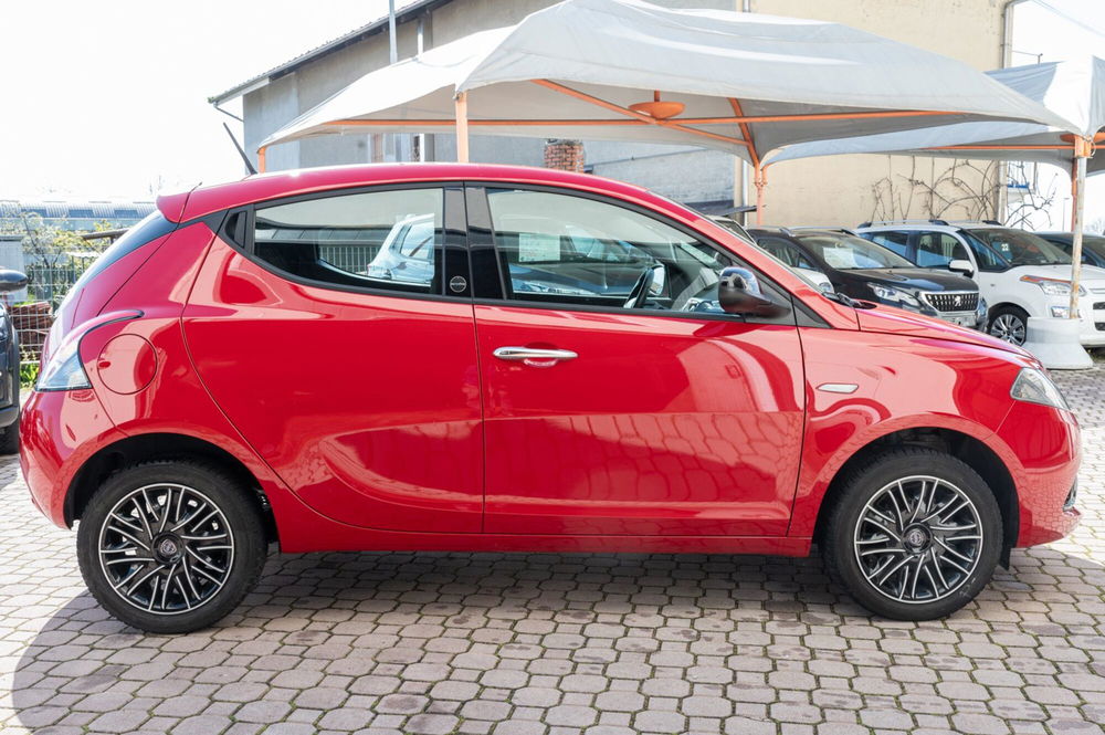 Lancia Ypsilon 1.0 FireFly 5 porte S&S Hybrid Ecochic Gold  del 2020 usata a Cirie' (4)