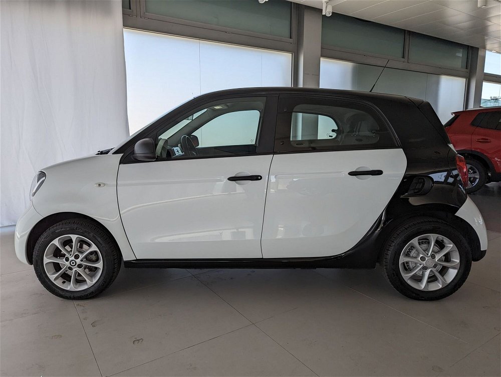 smart forfour forfour 70 1.0 Youngster  del 2018 usata a Pescara (3)