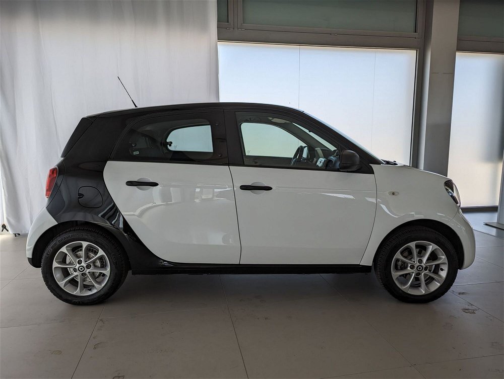 smart forfour forfour 70 1.0 Youngster  del 2018 usata a Pescara (4)