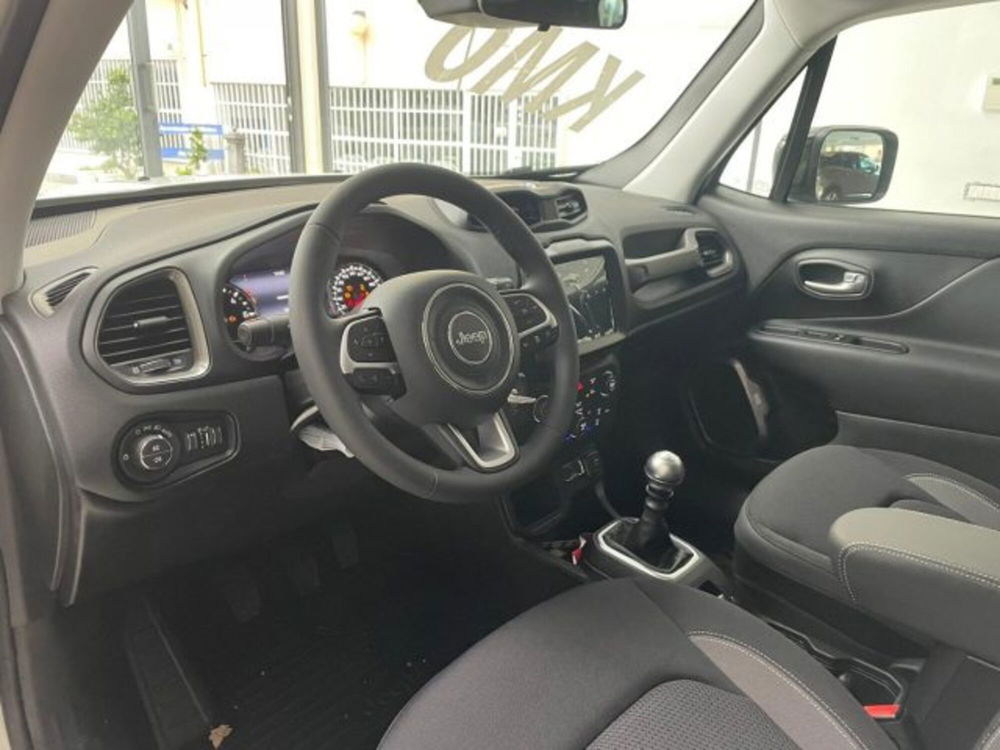 Jeep Renegade nuova a Napoli (11)