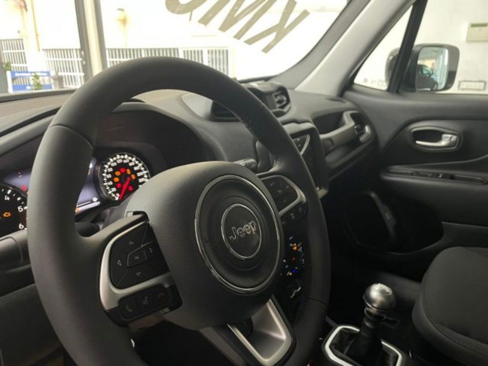 Jeep Renegade nuova a Napoli (9)