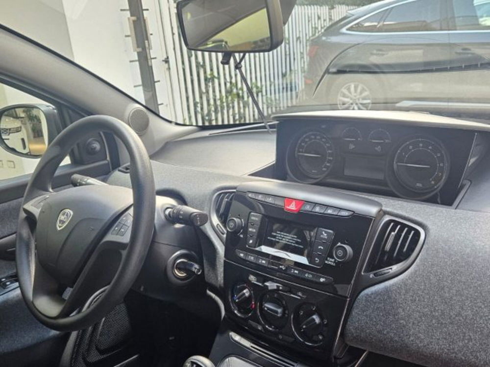 Lancia Ypsilon nuova a Napoli (8)