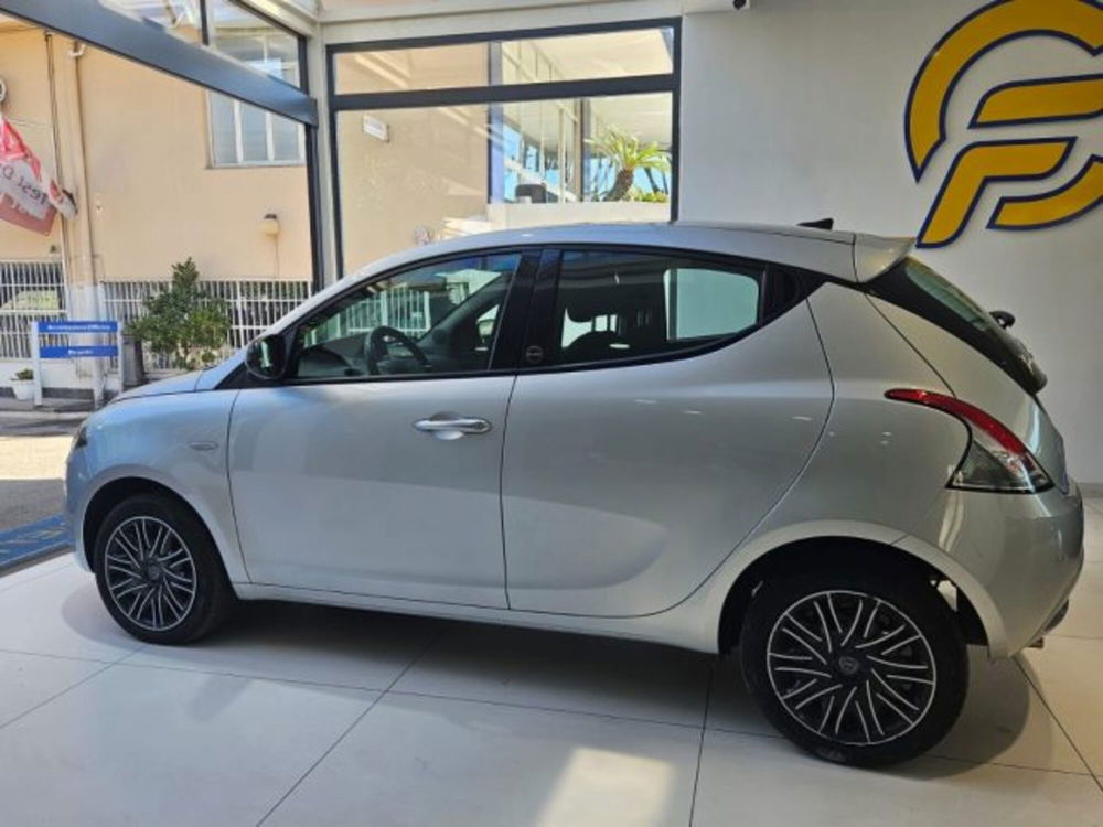 Lancia Ypsilon usata a Napoli (5)