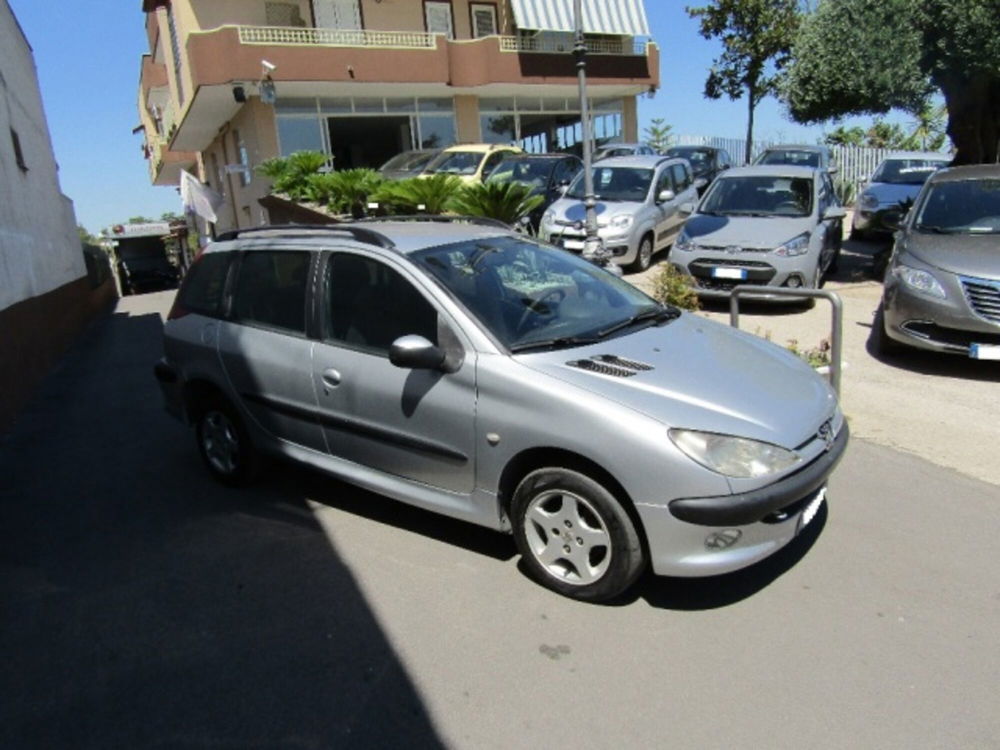 Peugeot 206 SW HDi Ecoclima del 2004 usata a Somma Vesuviana (3)