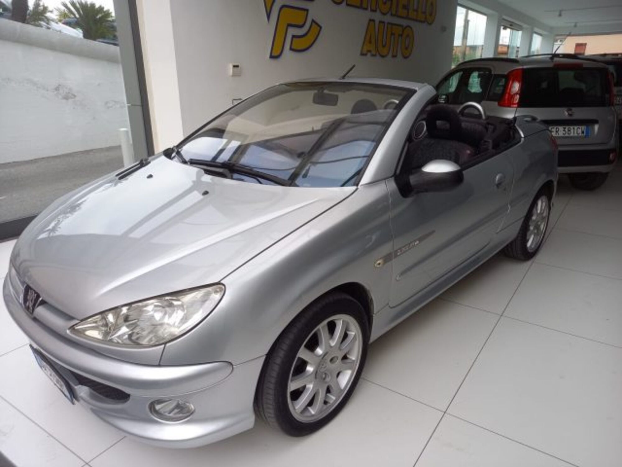 Peugeot 206 Cabrio HDi FAP CC Quiksilver del 2006 usata a Somma Vesuviana