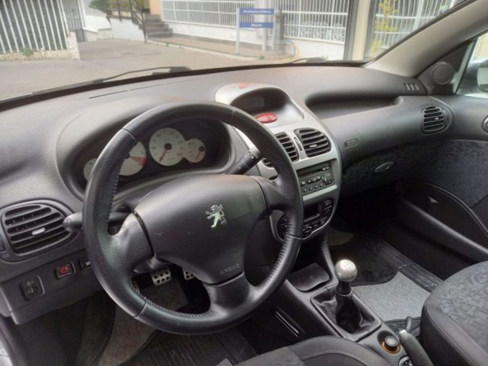 Peugeot 206 Cabrio usata a Napoli (18)