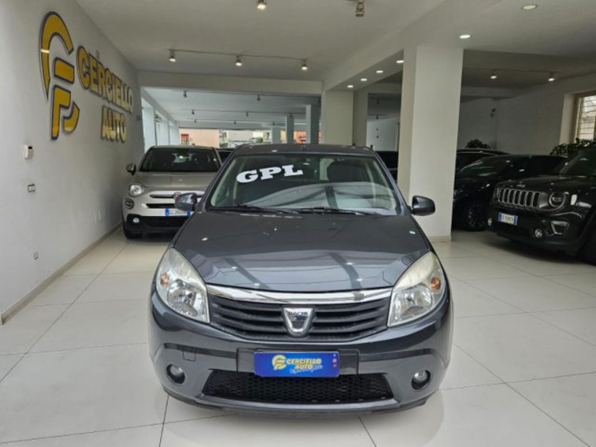 Dacia Sandero 1.2 16V GPL 75CV Embleme del 2012 usata a Somma Vesuviana